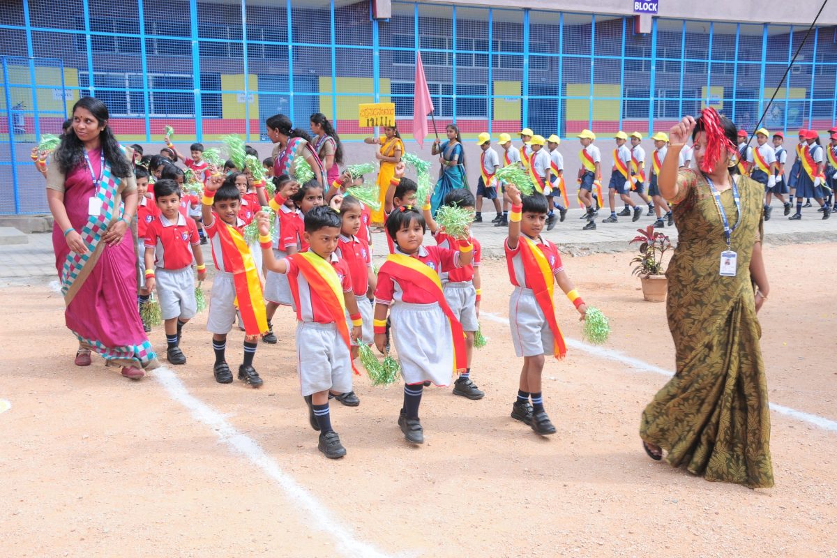 tinytots March past Shanthiniketan Public school